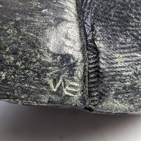 A Wolf Original Inuit / Eskimo Woman And Child Carved Soap Stone Sculpture - Picture 7 of 10